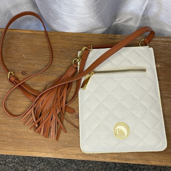 Joy Ivory Leather Quilted Crossbody Purse - Picture 4 of 9